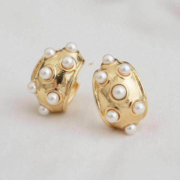 Amora Vintage Pearl Earrings
