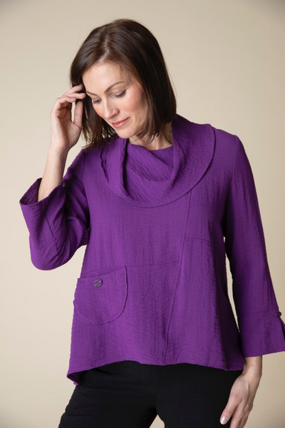 Express Travel Swing Pocket Cowl in Plum