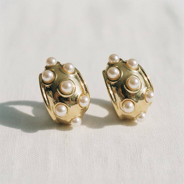 Amora Vintage Pearl Earrings