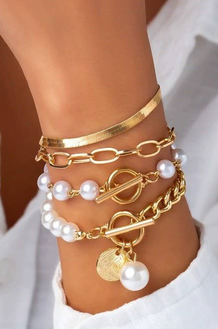 JOSSLYN by wall to wall - MULTILAYER PEARL CHAIN HERRINGBONE MIX BRACELET | 40B5151: GOLD