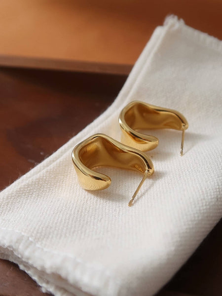 Ninelle Wave Hoop Earrings