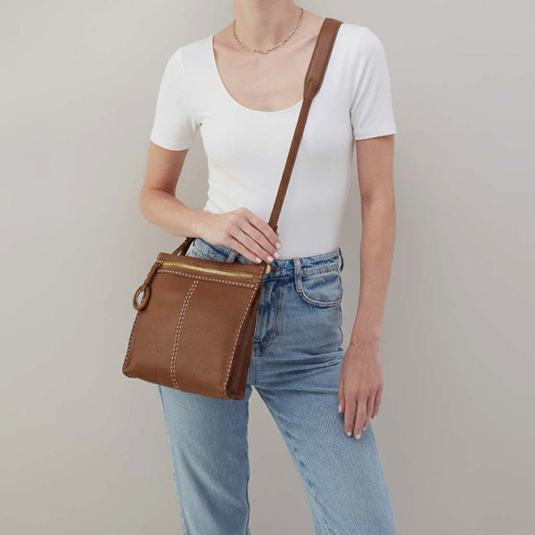 HOBO Medium Crossbody in Timber Brown