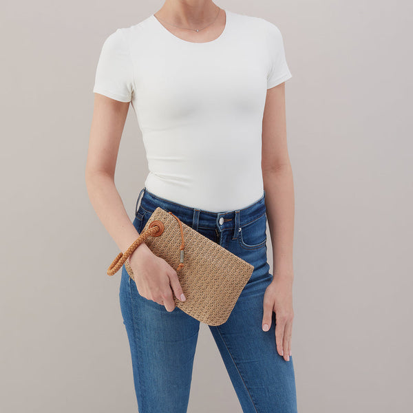 HOBO Daisy Daze in Meadow Woven Straw