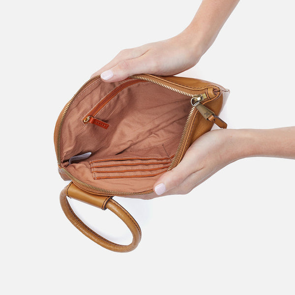 HOBO Sable Wristlet Natural