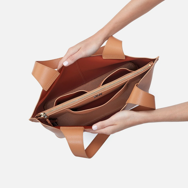 HOBO Vida Tote in Biscuit