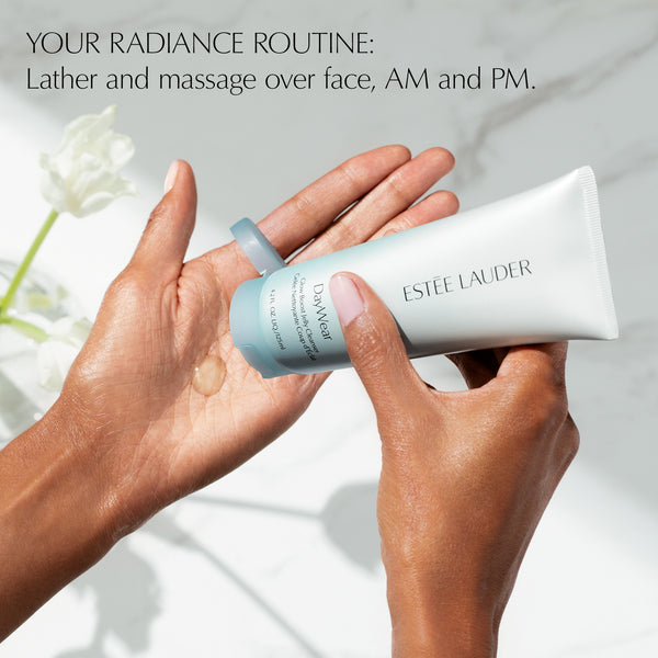 DayWear
Glow Boost Gel Cleanser