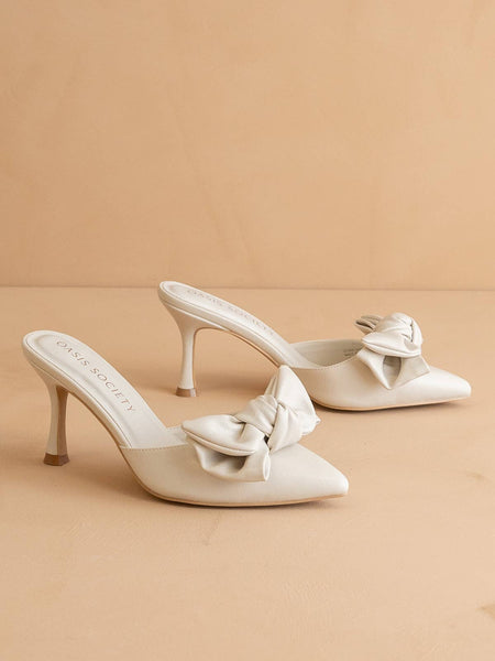 The Jane | White Bow Kitten Heel