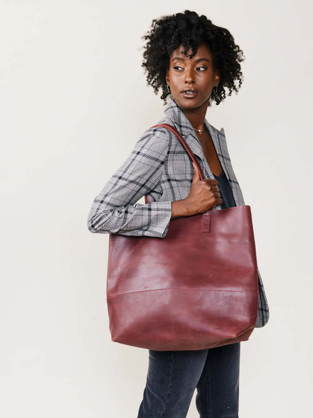 ABLE Mamuye Classic Tote :: Dark Cherry