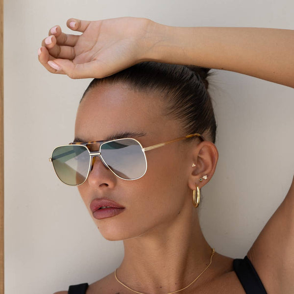 Logan Aviator Sunglasses: Gold / Fade Green