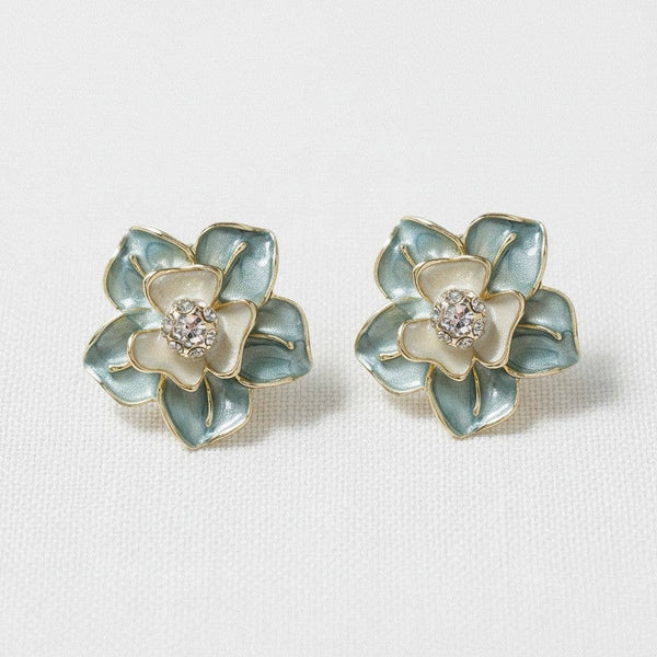 Vicki Pearl Stud Earrings